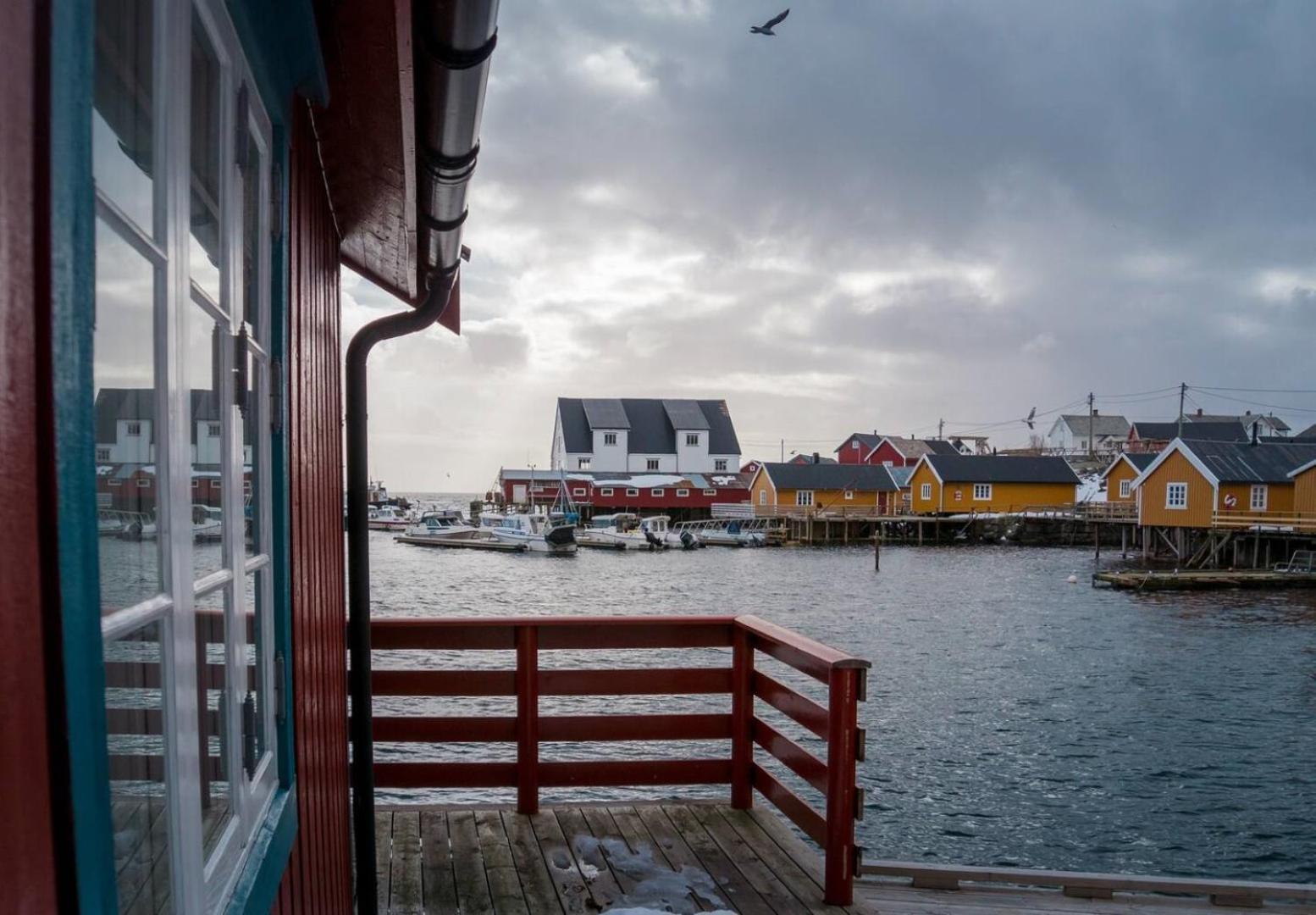 Explorers Cabin Lofoten Edge Сёрвоген Экстерьер фото