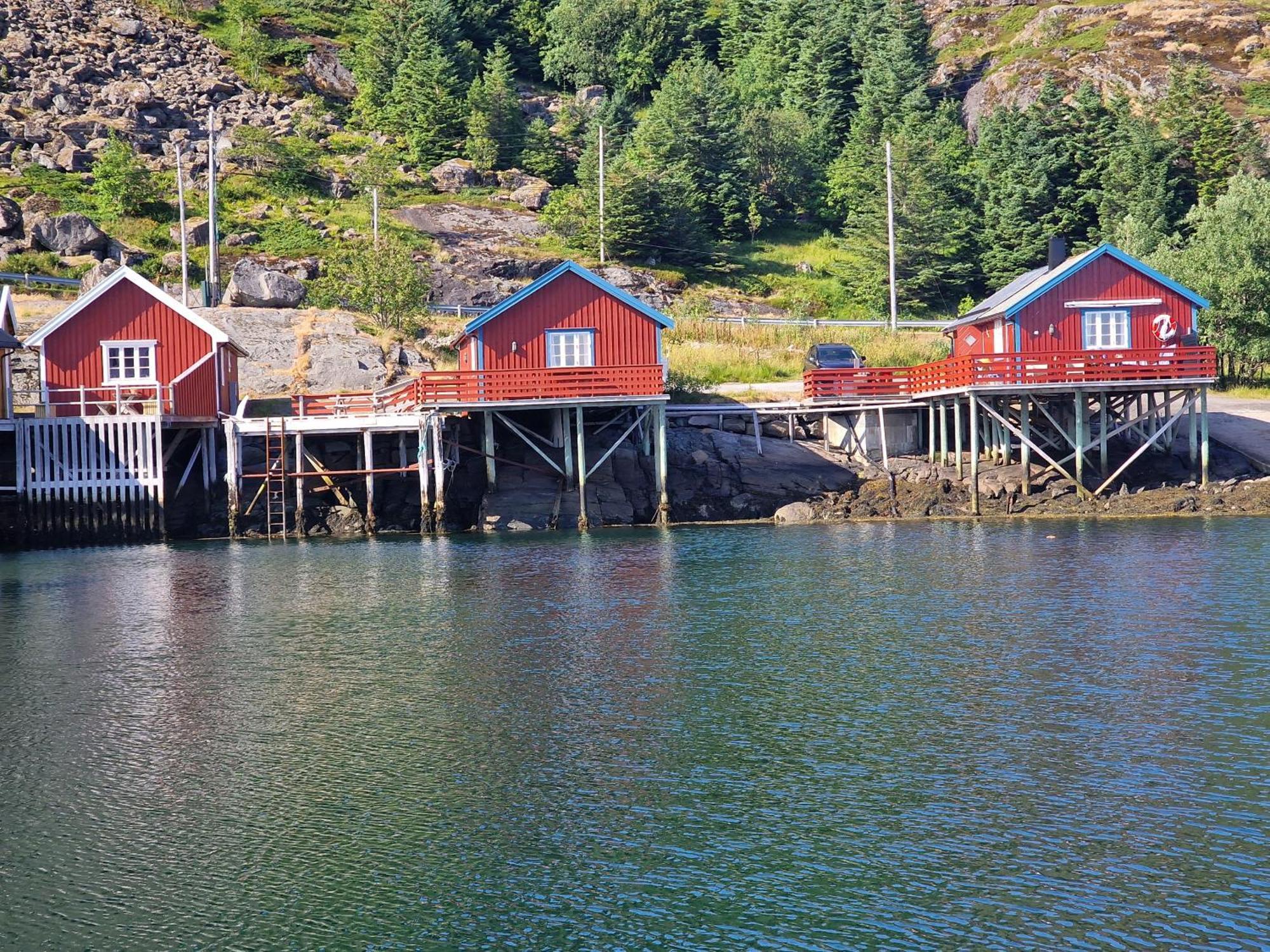 Explorers Cabin Lofoten Edge Сёрвоген Экстерьер фото